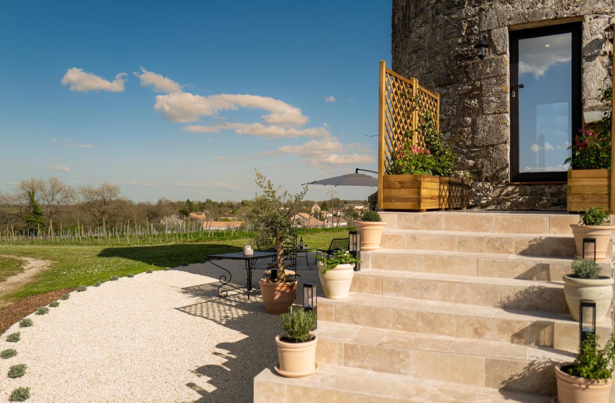 Enchanting Windmill Retreat Loubes-Bernac Екстериор снимка